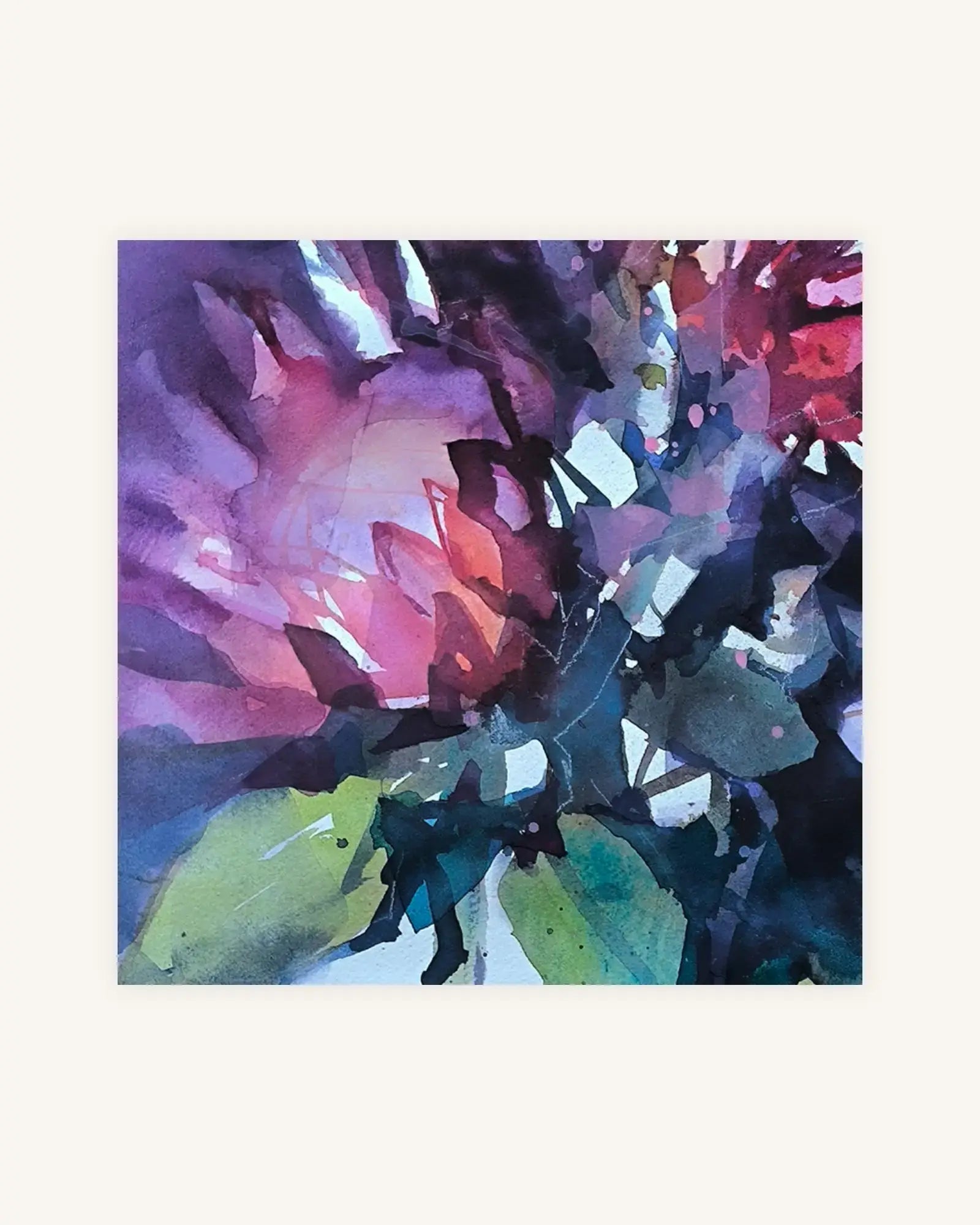 Protea in Rot-, Violett- und Grüntönen I Blooming Crown 2