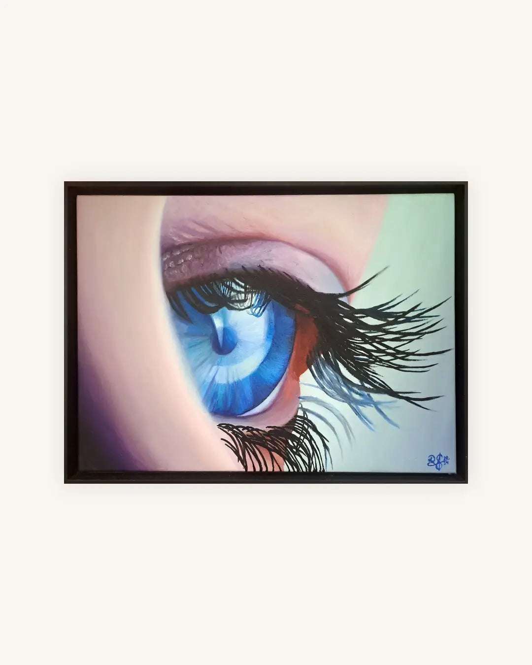 Glimps_of_an_eye_with_black_frame