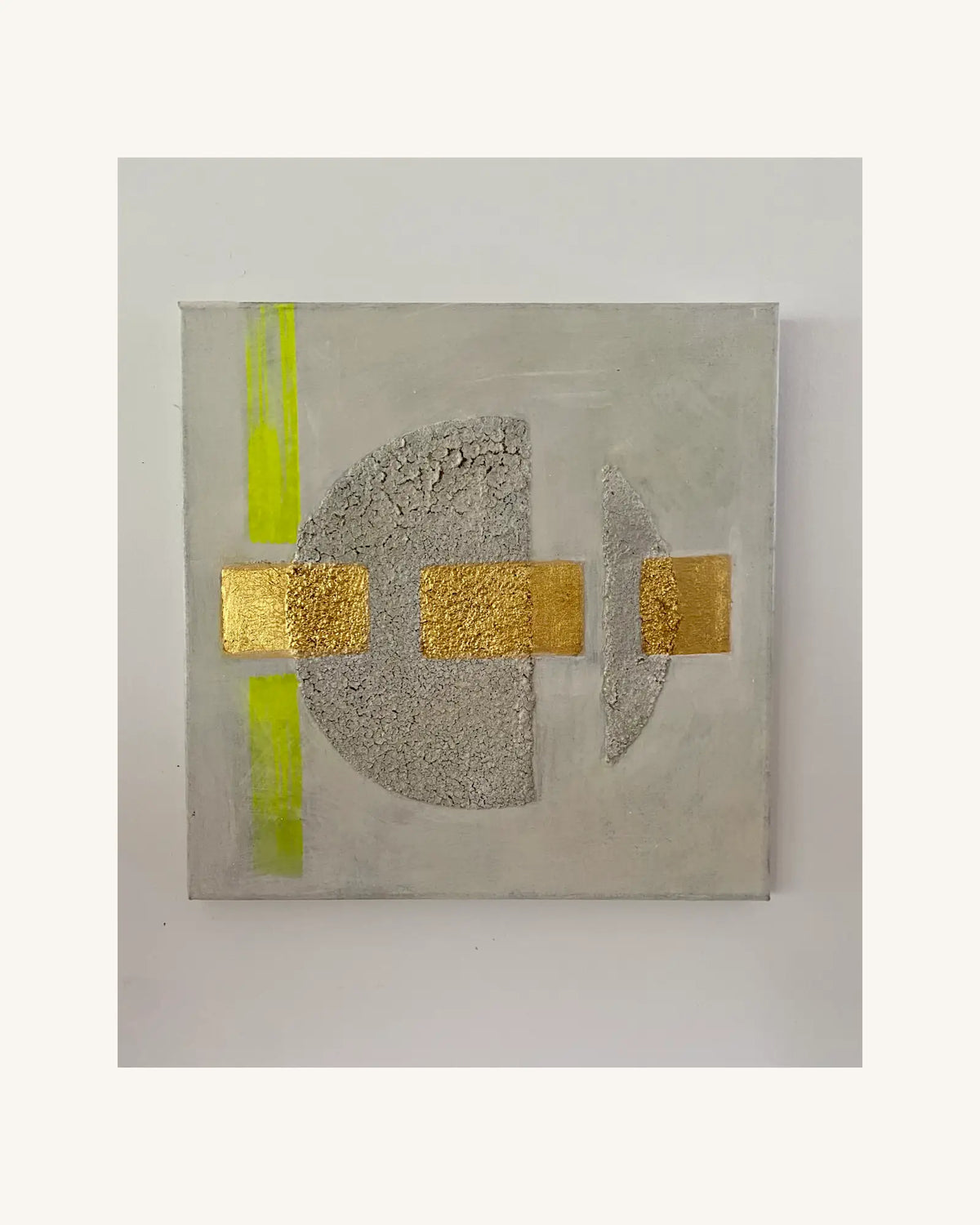 Circle with neoyellow stripe 6