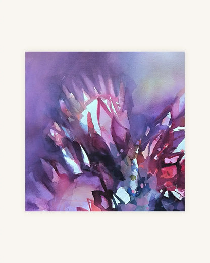 Protea in Rot-, Violett- und Grüntönen I Blooming Crown 4