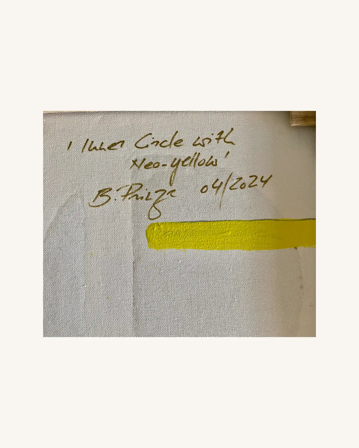 Circle with neoyellow stripe 7