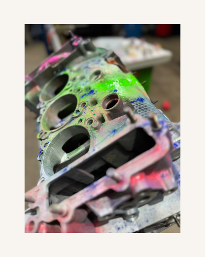 Porsche 911 Emaille RSR Motorblock Skulptur 3